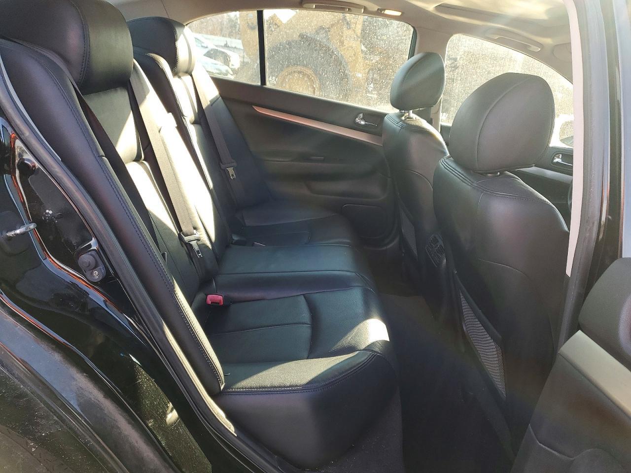 2012 INFINITI G37