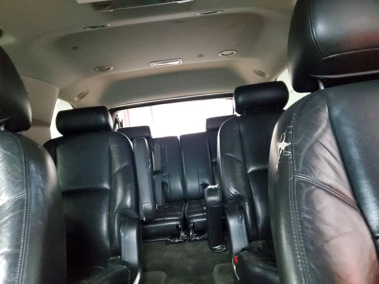 2010 CADILLAC ESCALADE