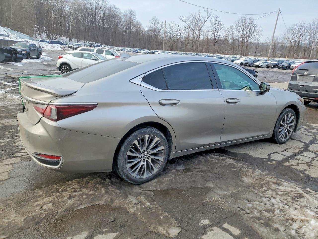 2021 LEXUS ES 300H