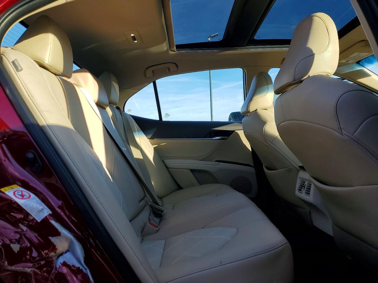 2018 TOYOTA CAMRY