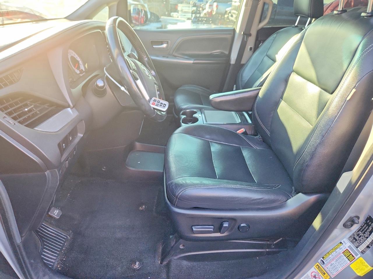 2016 TOYOTA SIENNA