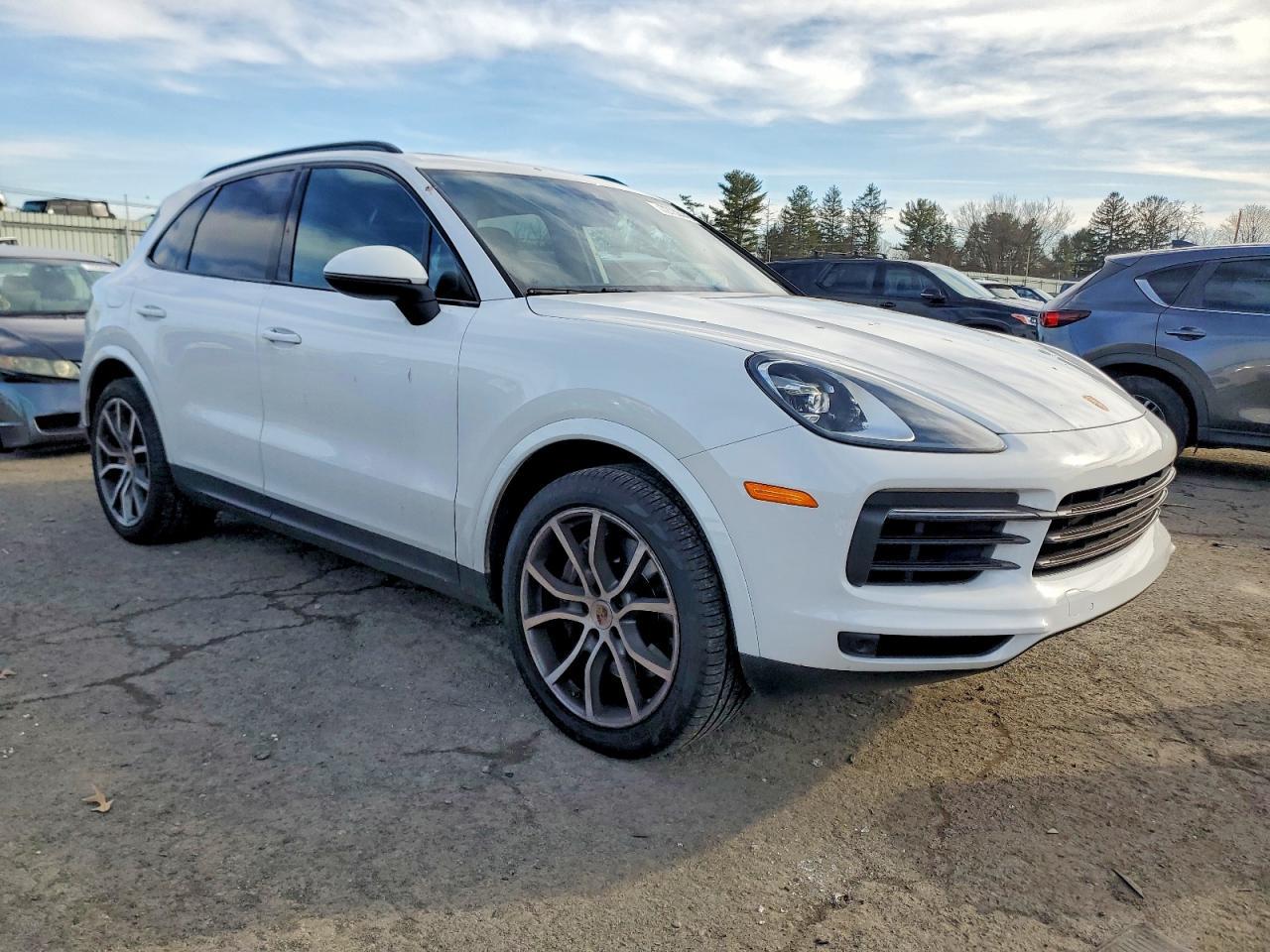 2021 PORSCHE CAYENNE