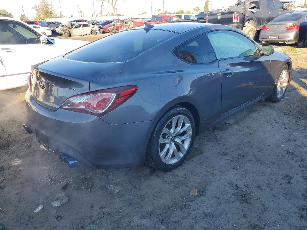 2013 HYUNDAI GENESIS