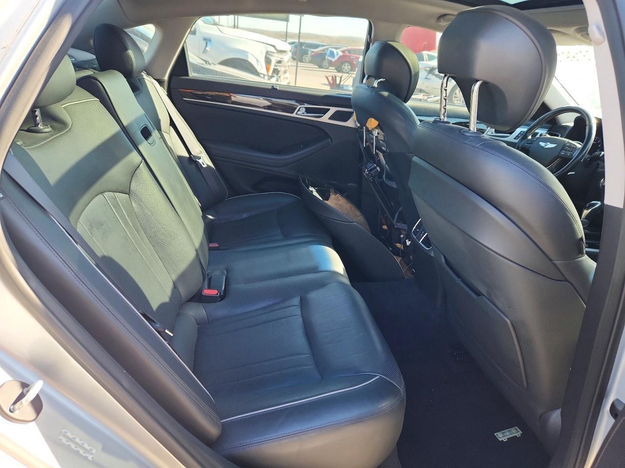 2015 HYUNDAI GENESIS