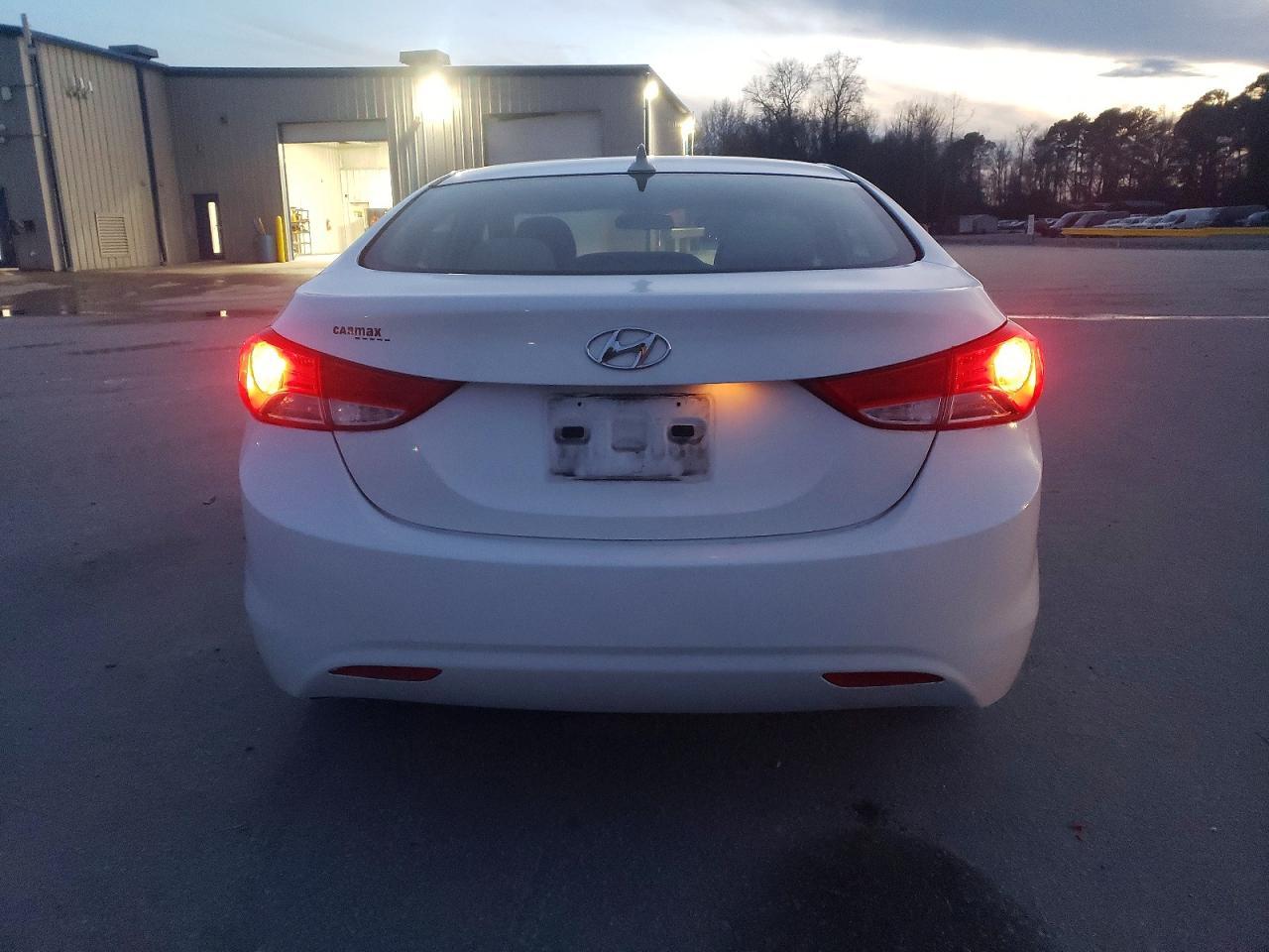 2013 HYUNDAI ELANTRA