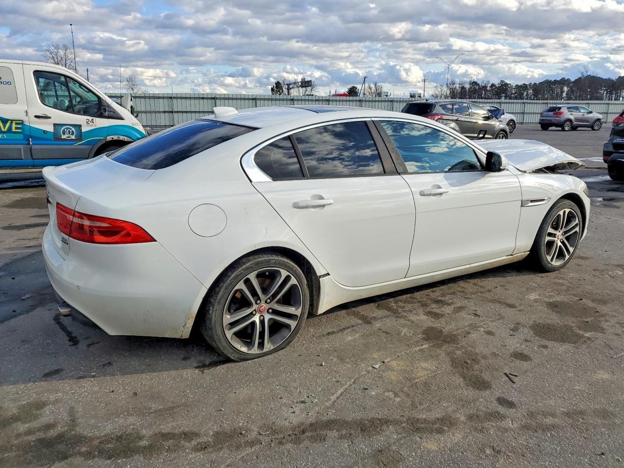2017 JAGUAR XE