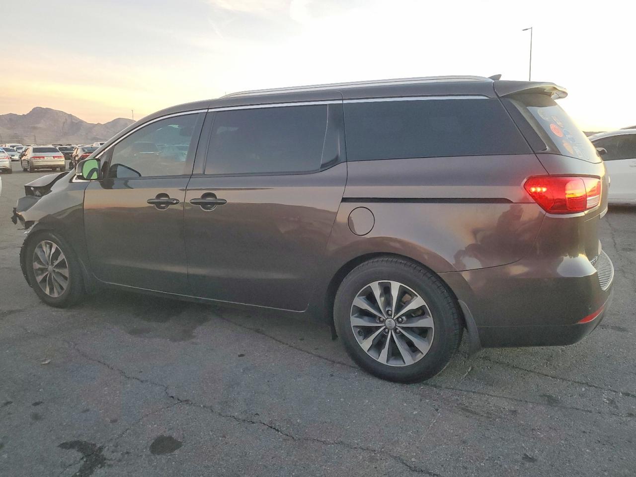 2016 KIA SEDONA