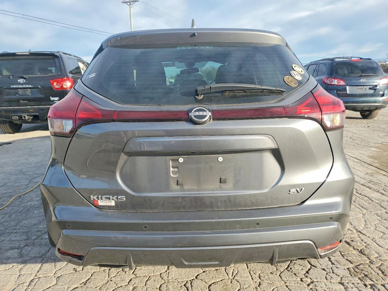 2024 NISSAN KICKS