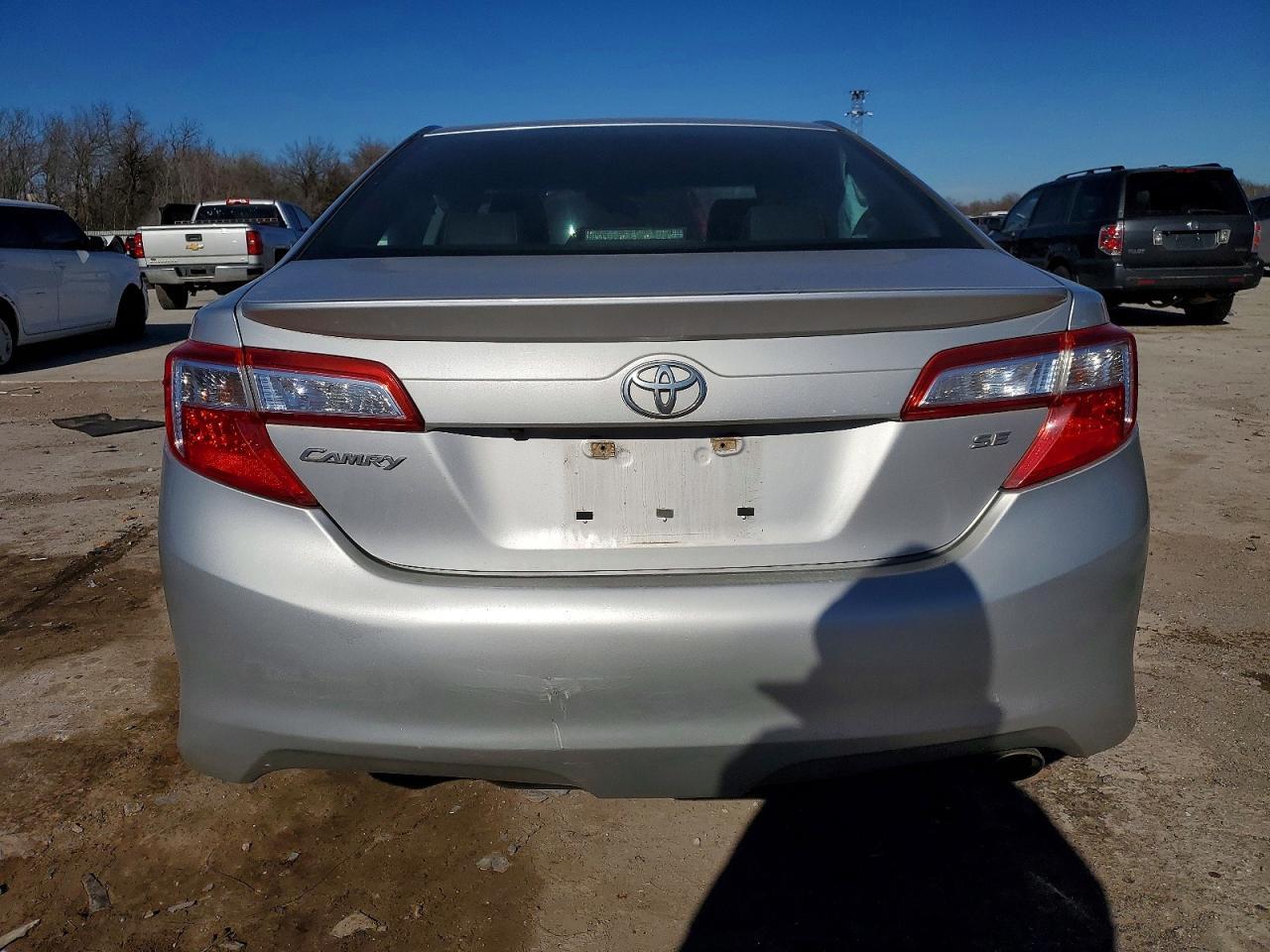 2014 TOYOTA CAMRY