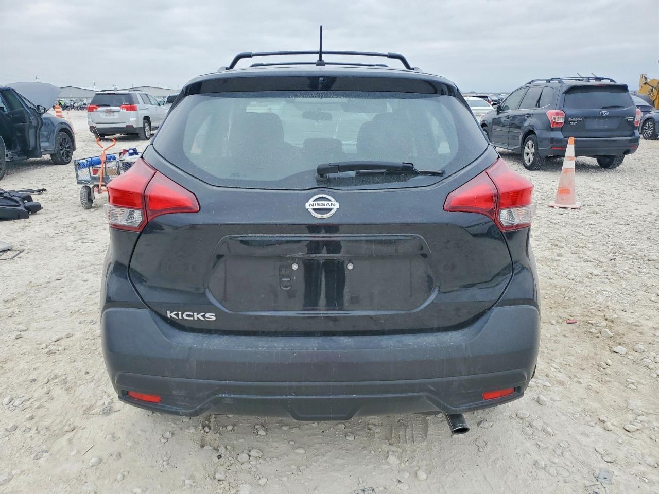 2018 NISSAN KICKS