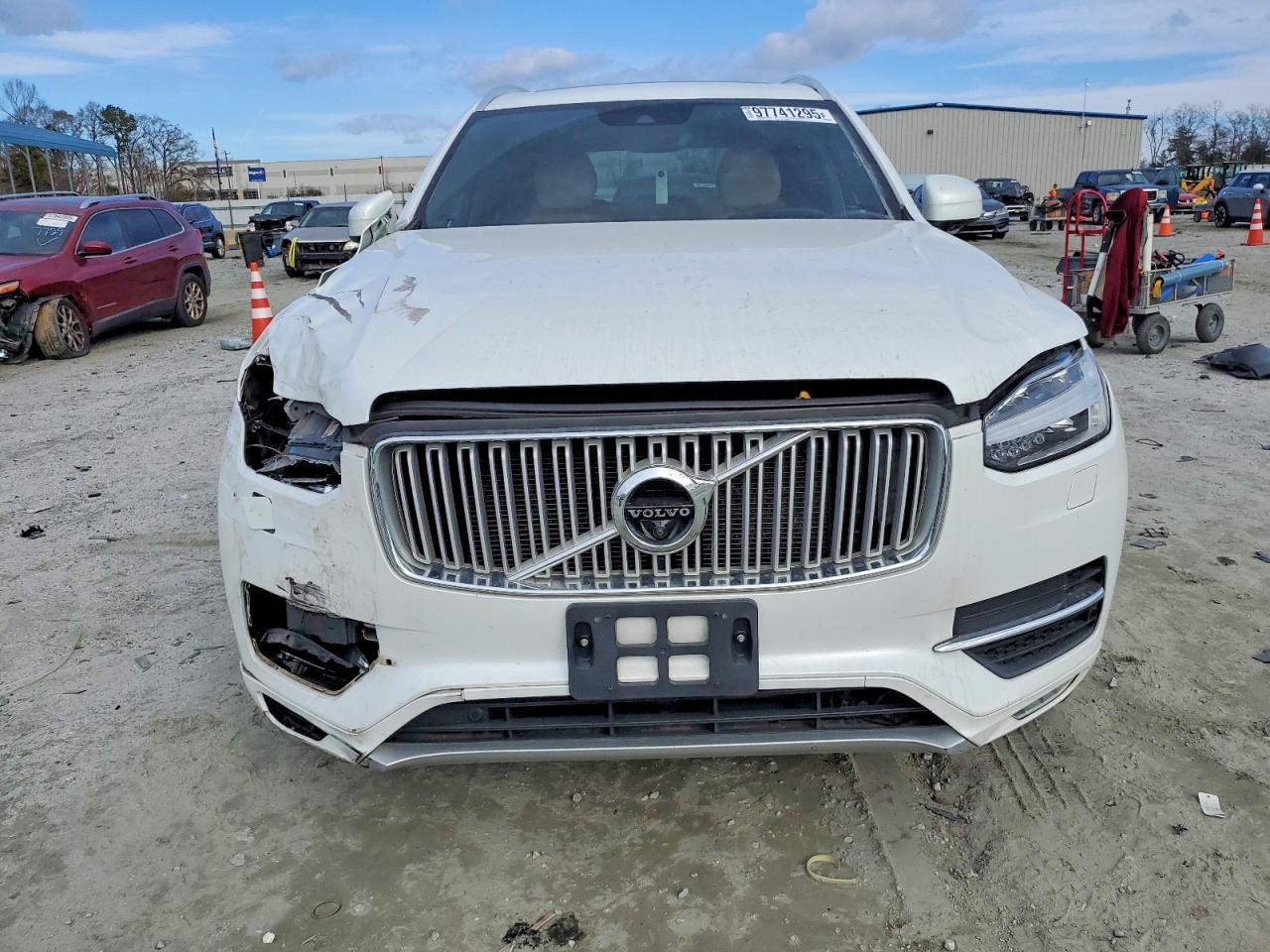 2018 VOLVO XC90