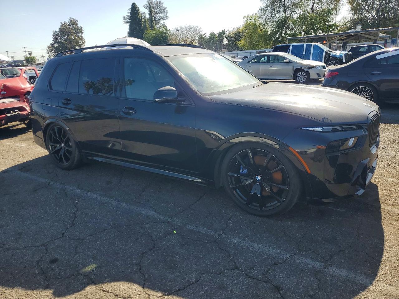2023 BMW X7