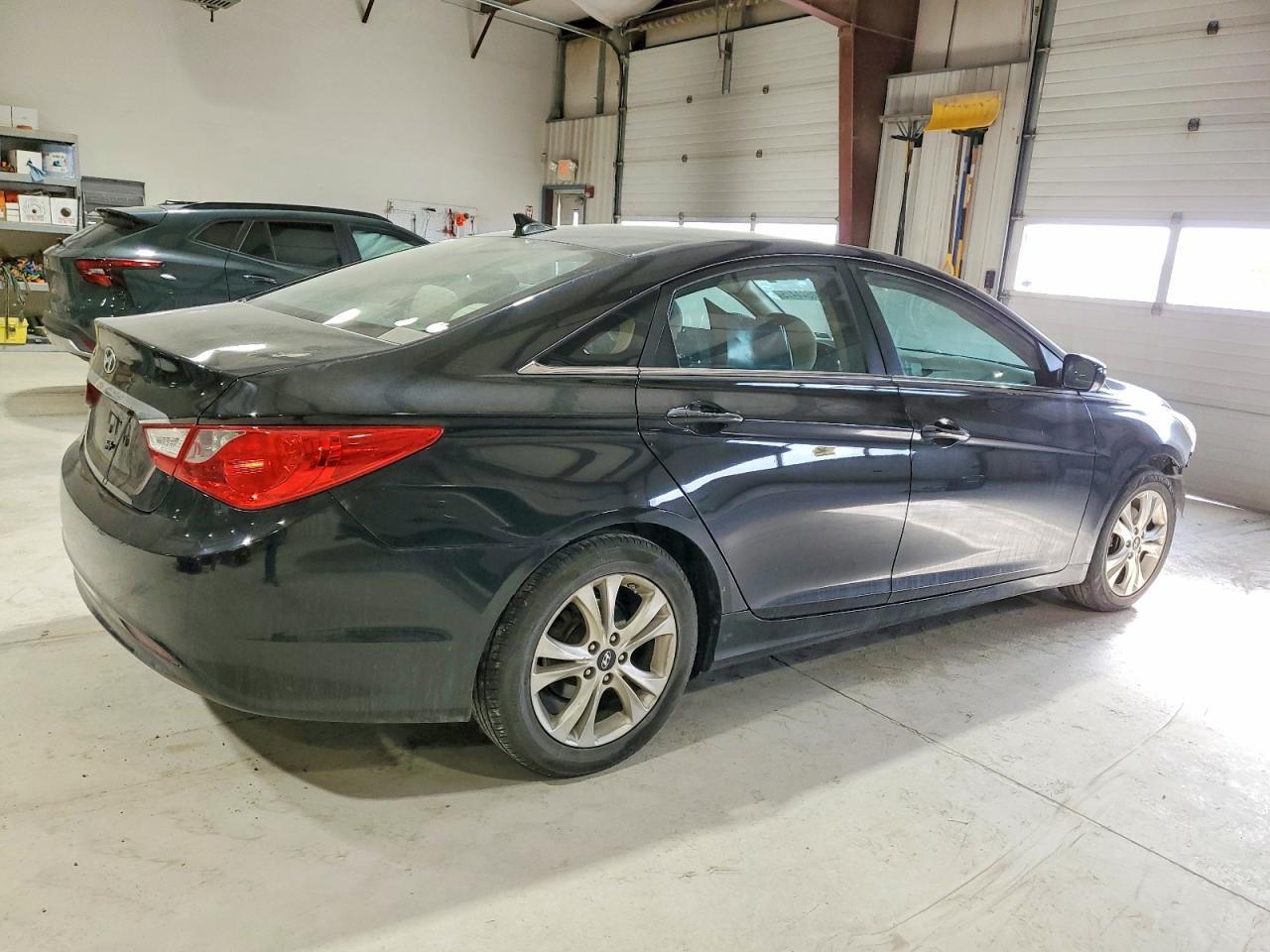 2011 HYUNDAI SONATA