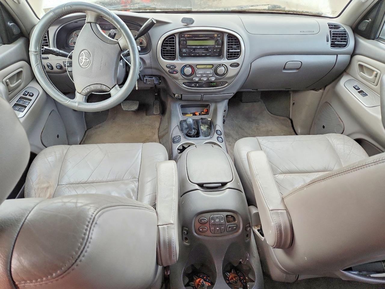 2004 TOYOTA Sequoia