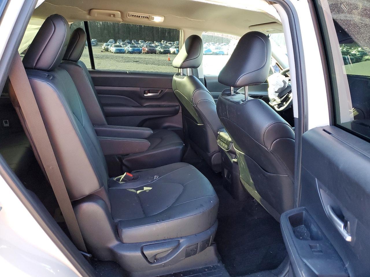 2024 TOYOTA HIGHLANDER