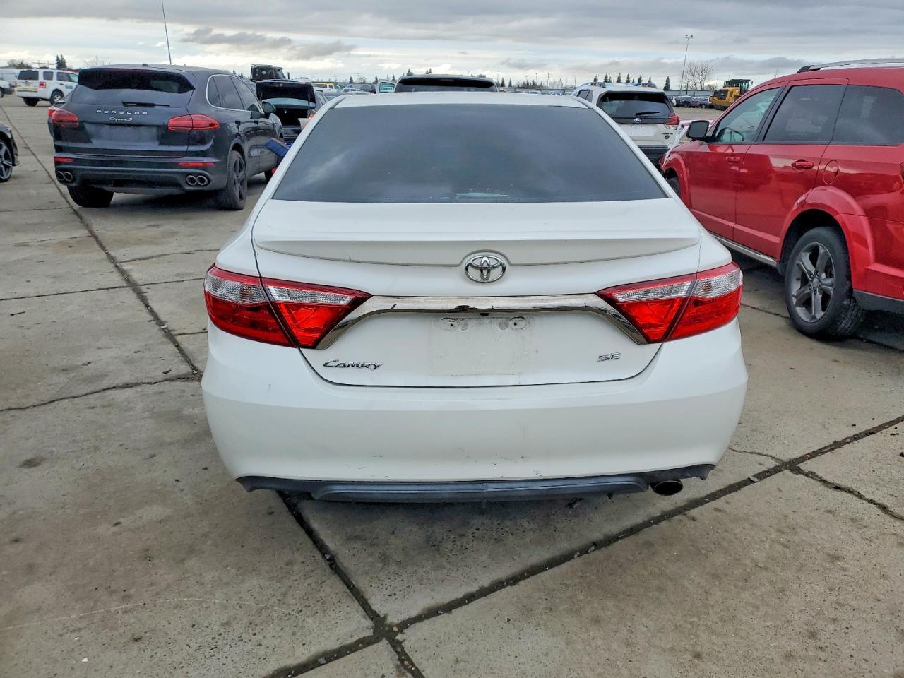 2015 TOYOTA CAMRY