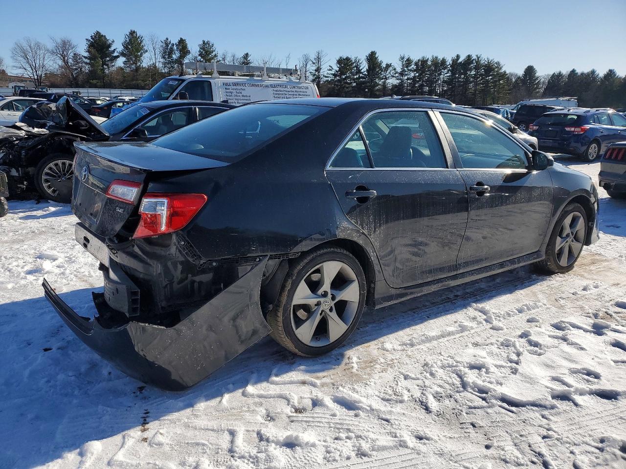 2014 TOYOTA CAMRY