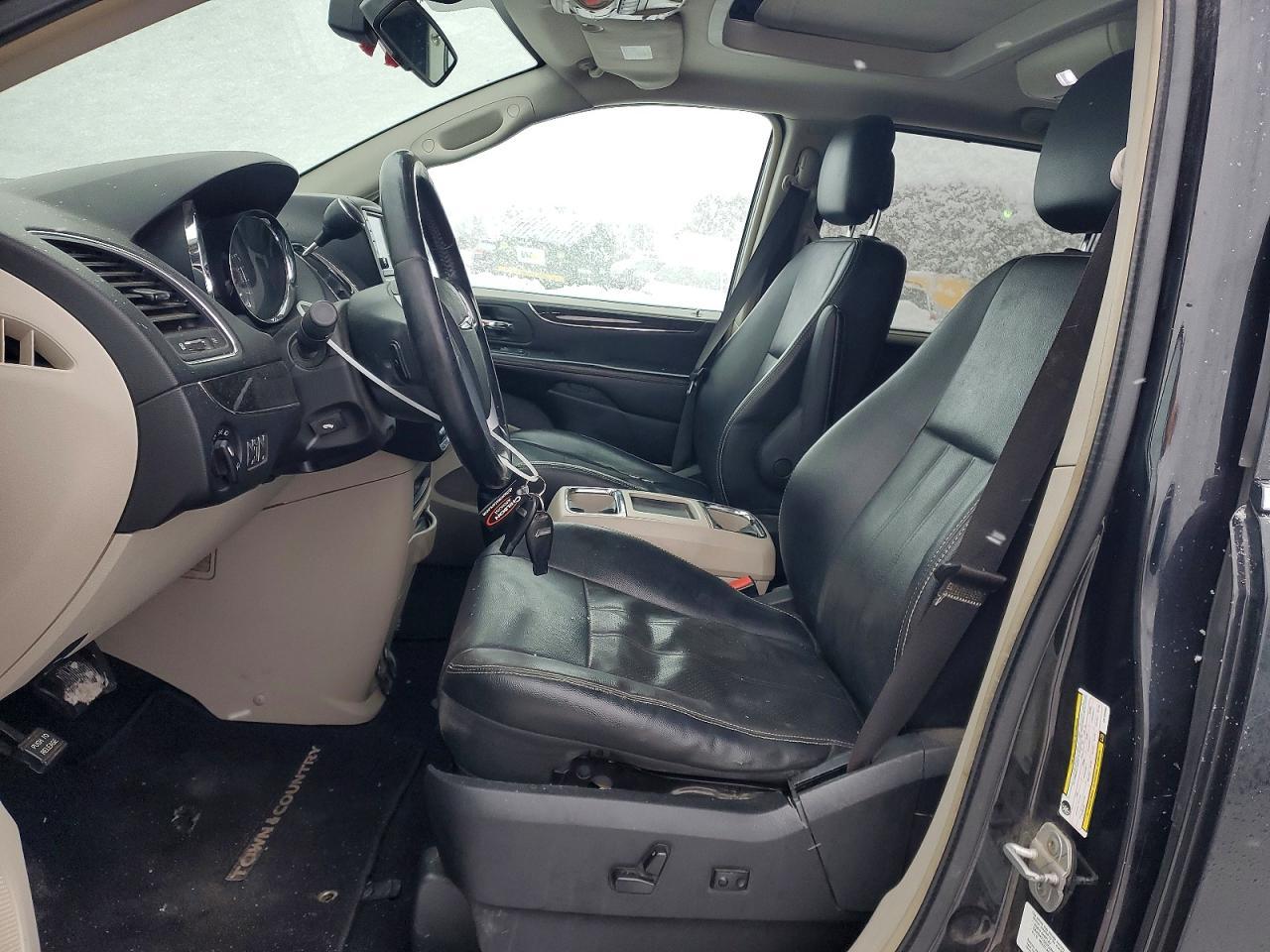 2012 CHRYSLER Town & Country
