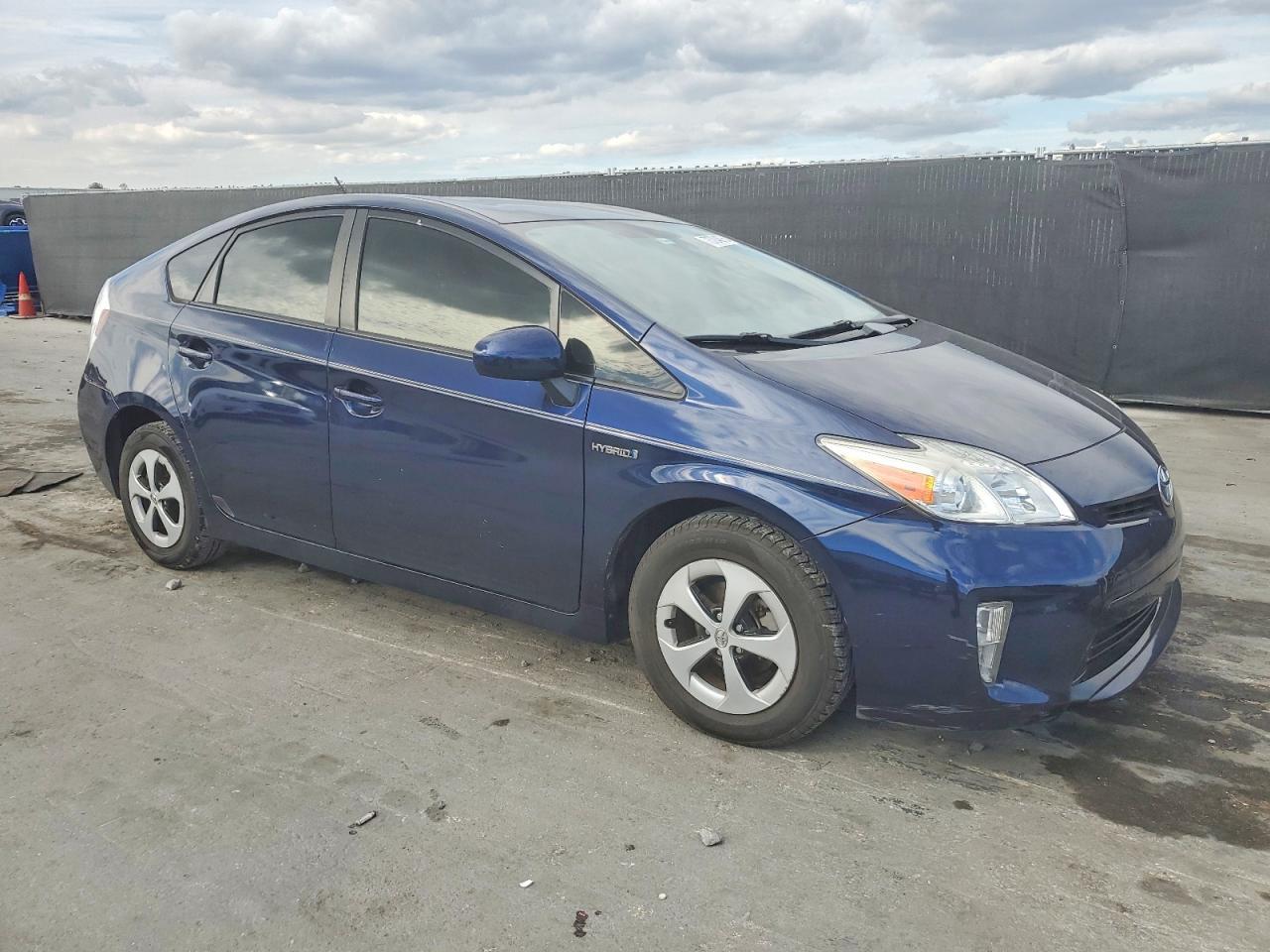 2015 TOYOTA PRIUS