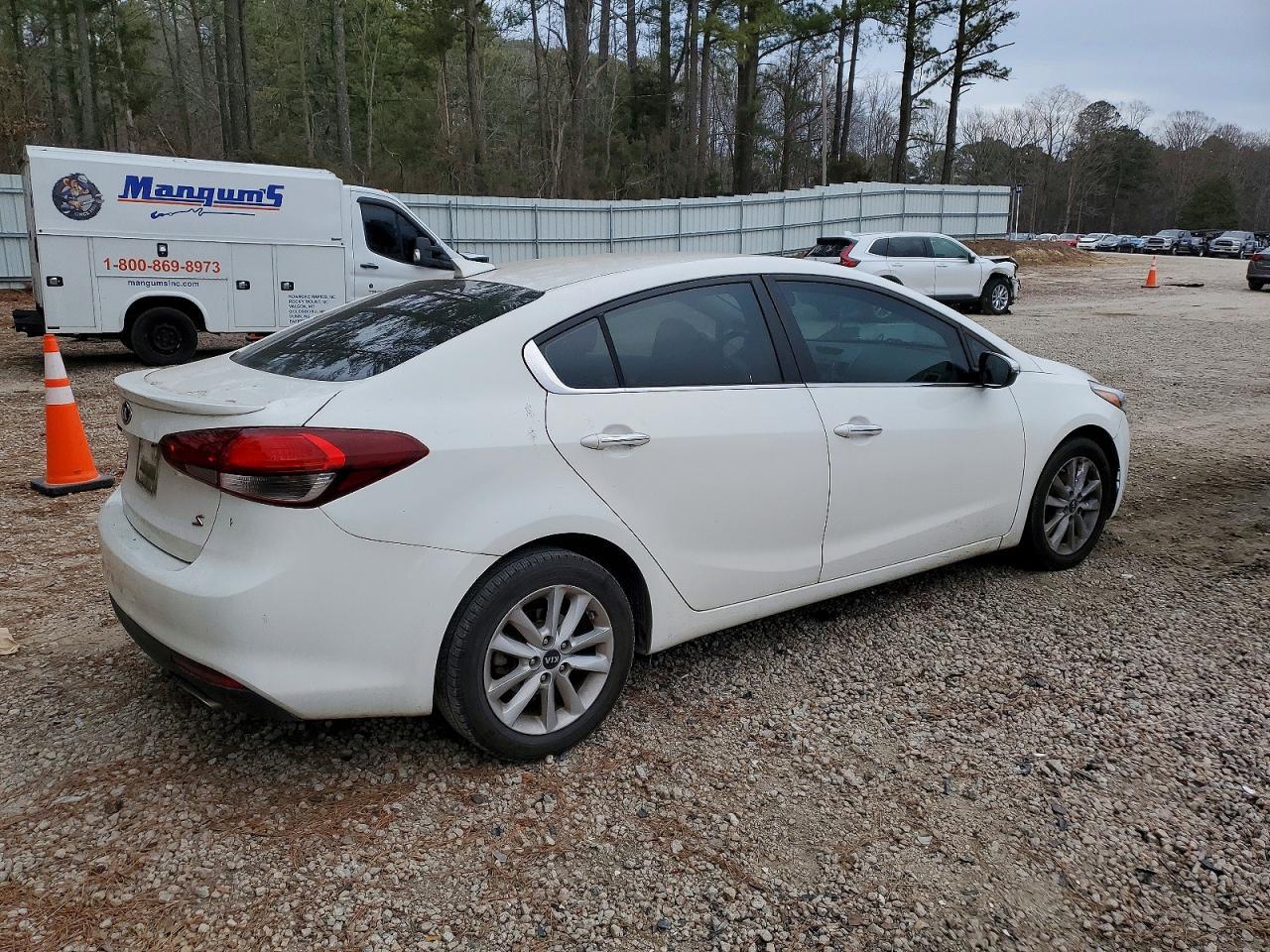 2017 KIA FORTE