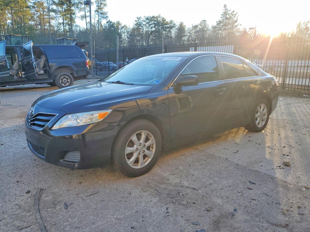 2011 TOYOTA CAMRY