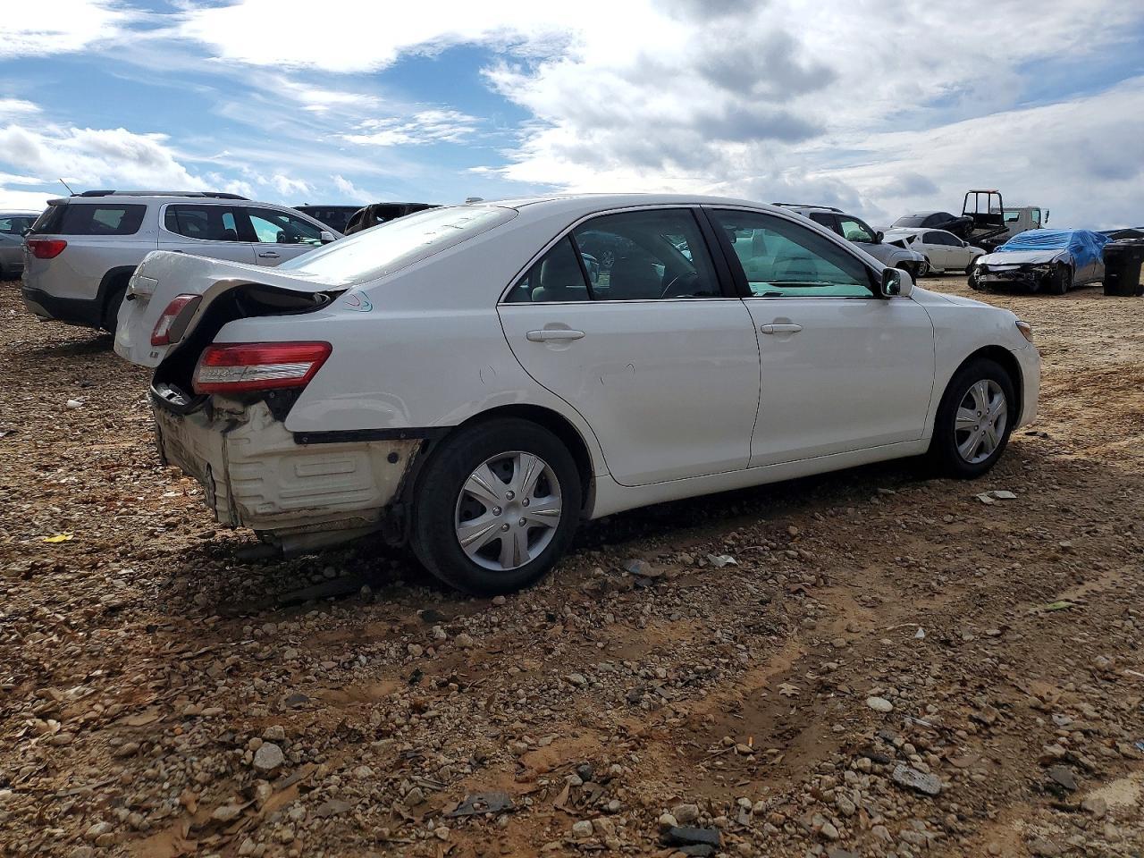 2011 TOYOTA CAMRY