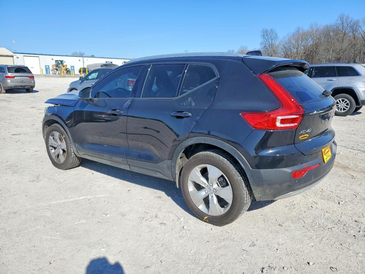 2021 VOLVO XC40