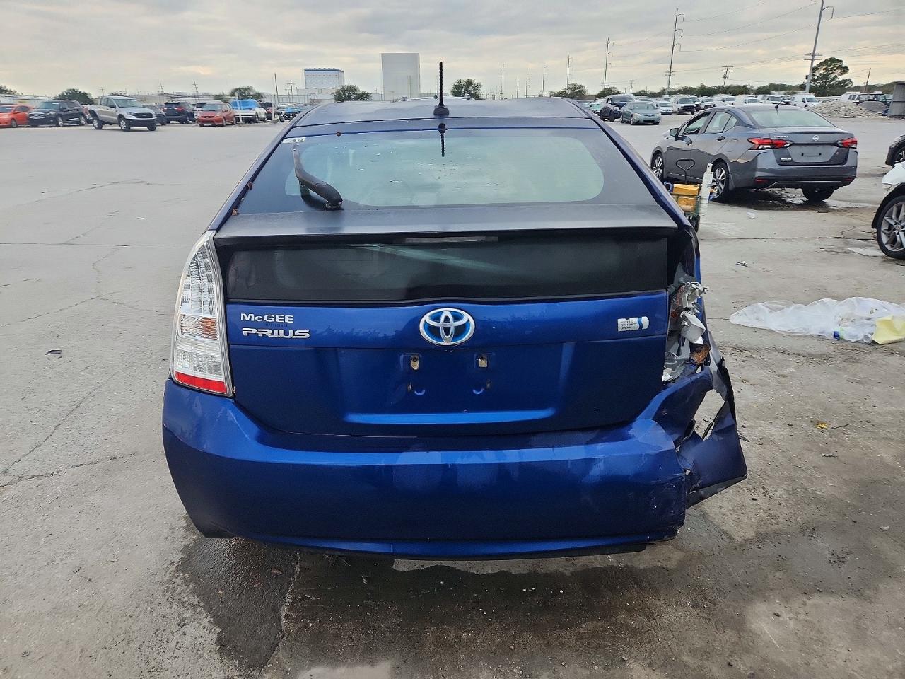 2011 TOYOTA PRIUS
