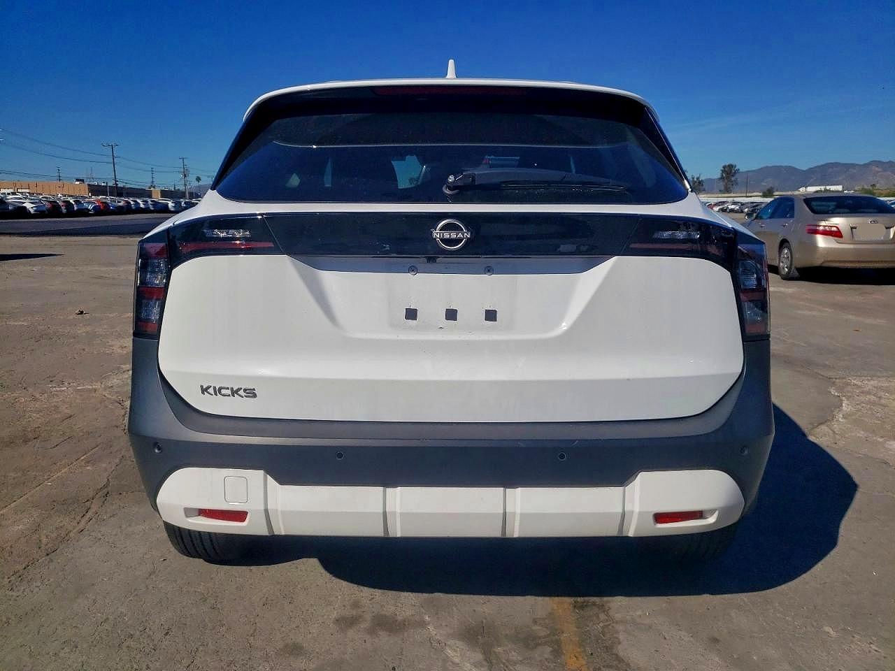 2025 NISSAN KICKS