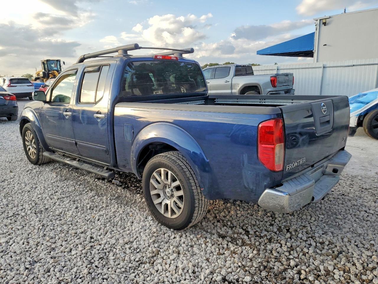 2011 NISSAN Frontier