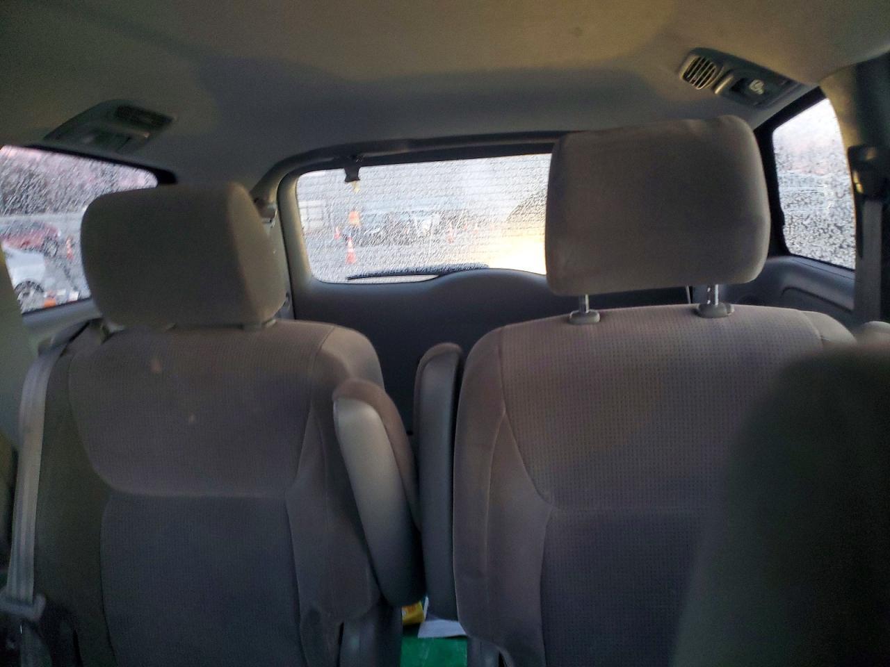 2004 TOYOTA SIENNA