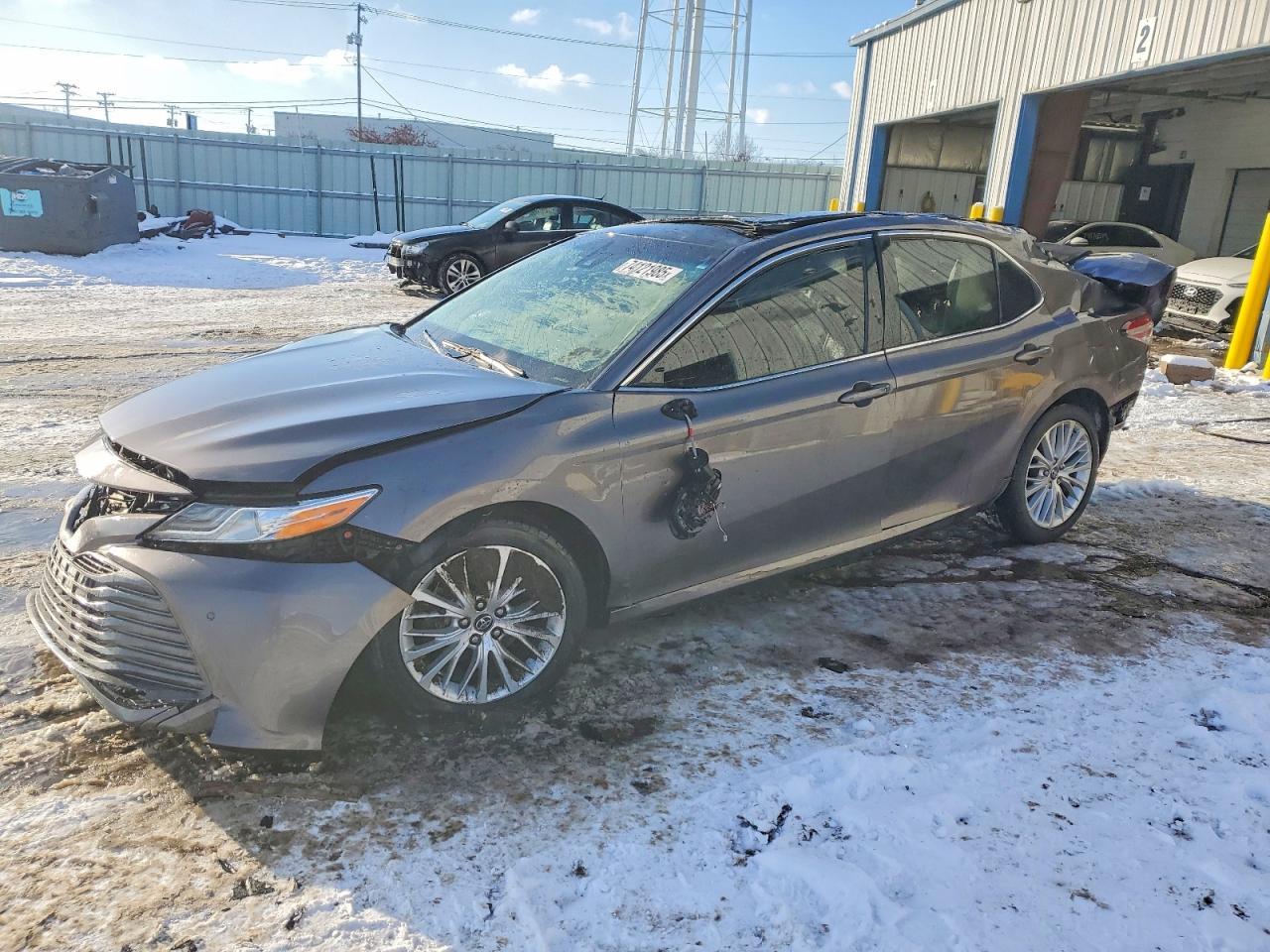2018 TOYOTA CAMRY