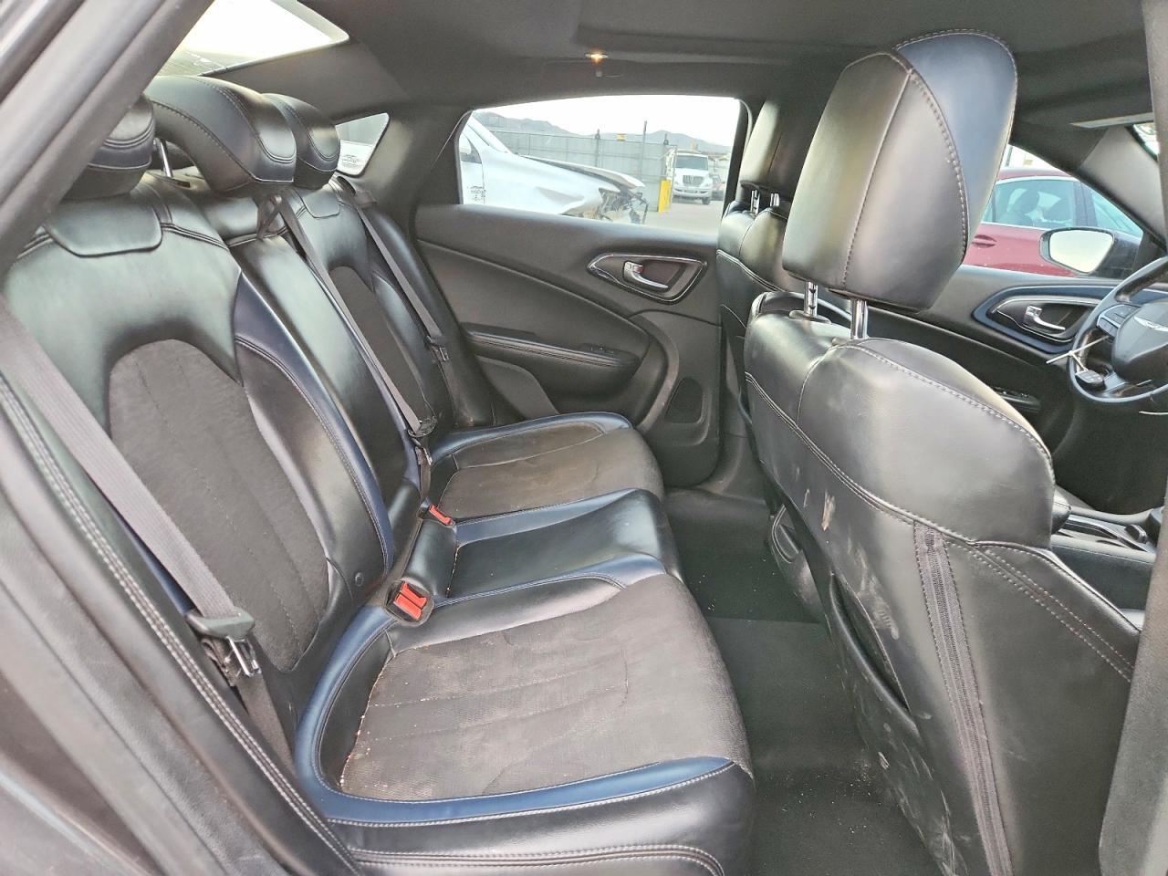 2015 CHRYSLER 200