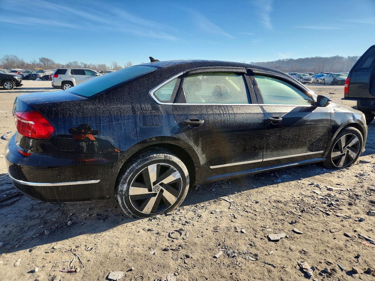 2016 VOLKSWAGEN Passat