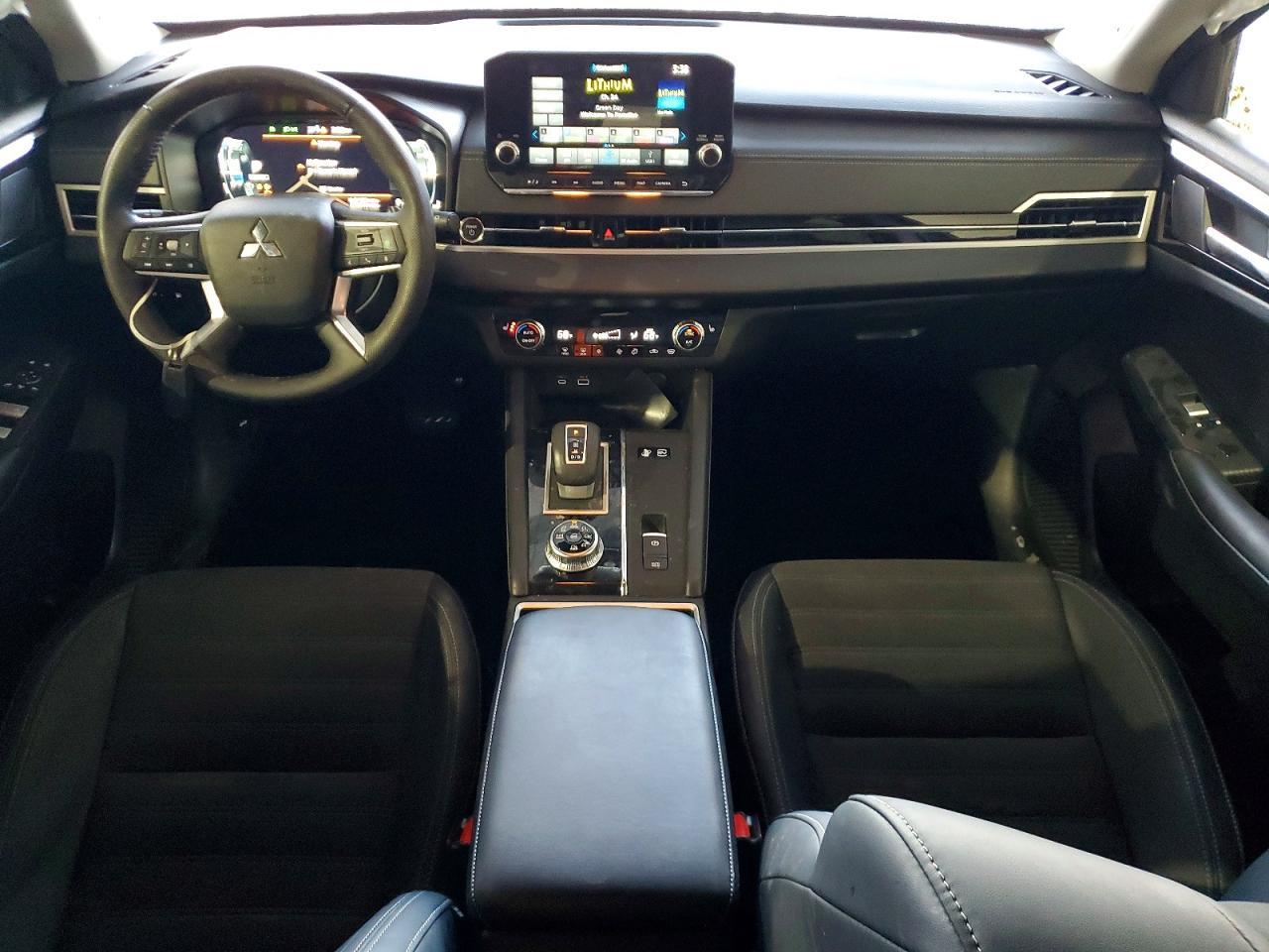 2025 MITSUBISHI outlander