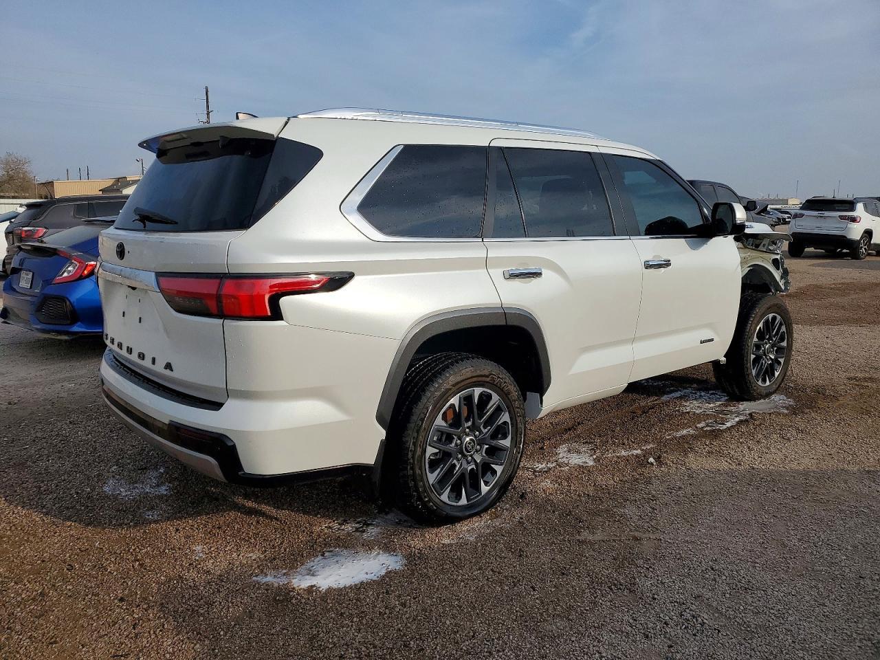 2024 TOYOTA Sequoia