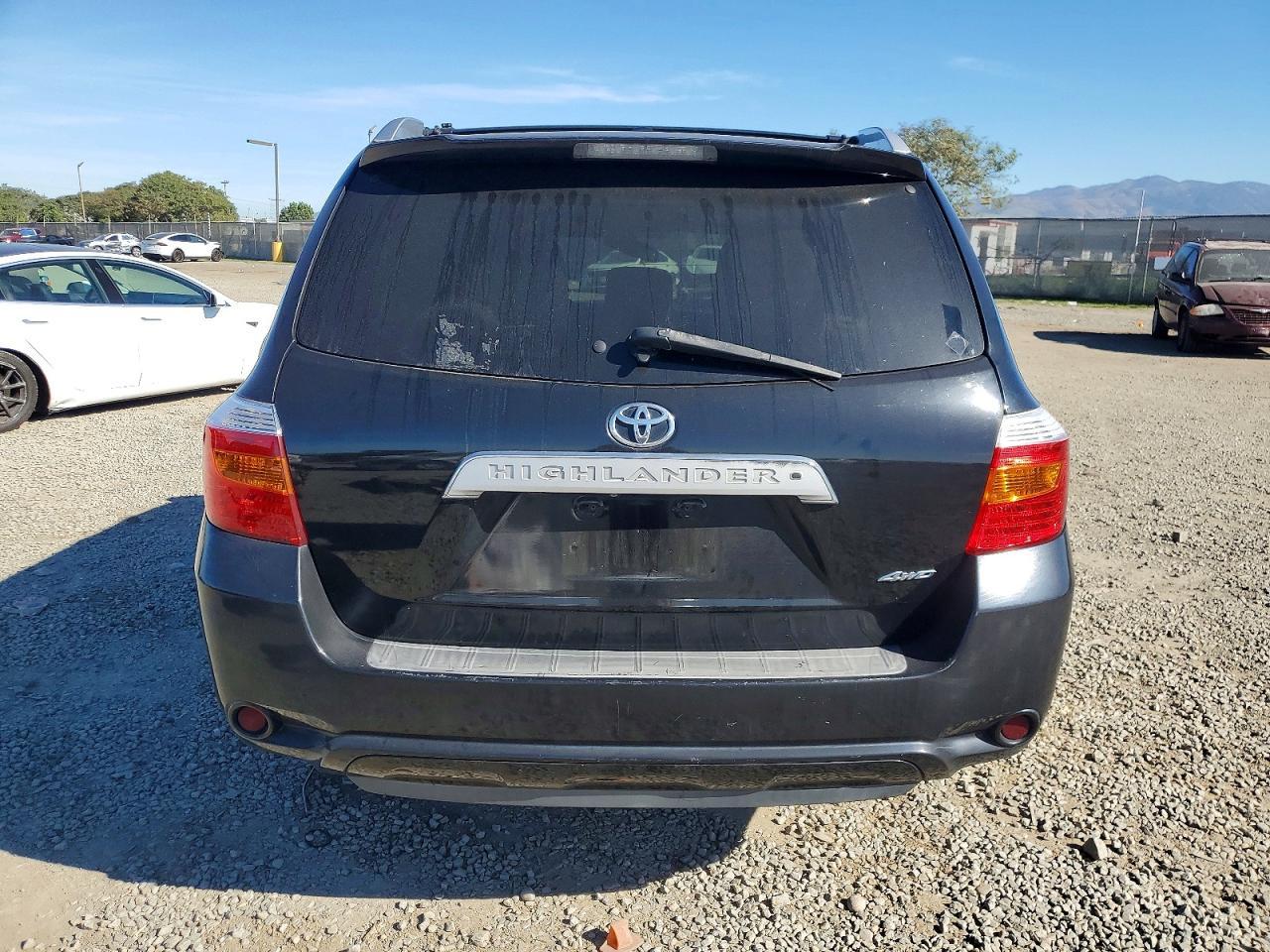 2010 TOYOTA HIGHLANDER