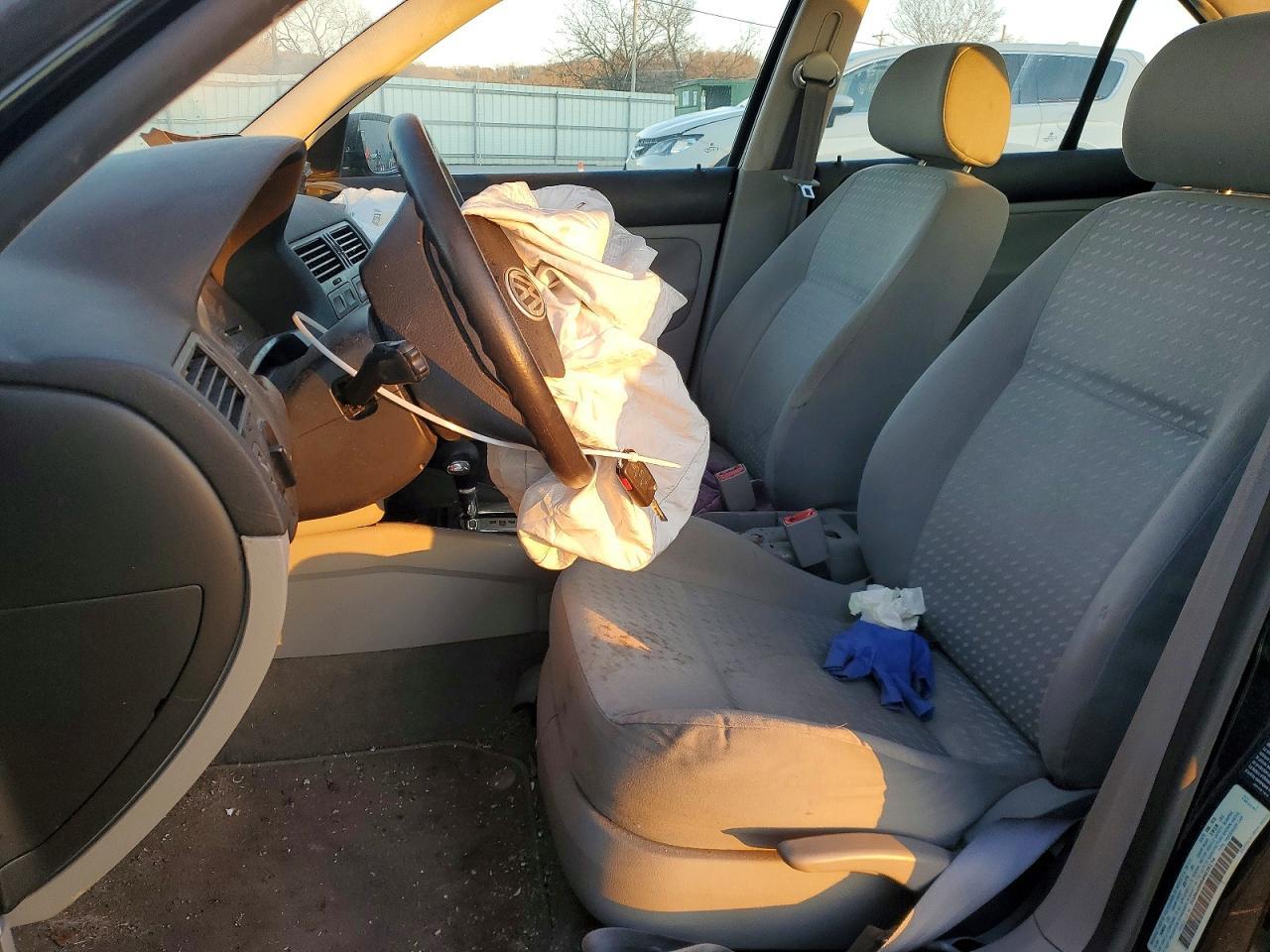 2004 VOLKSWAGEN JETTA
