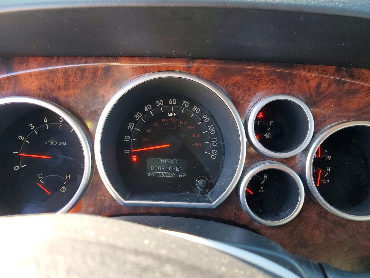 2008 TOYOTA Sequoia