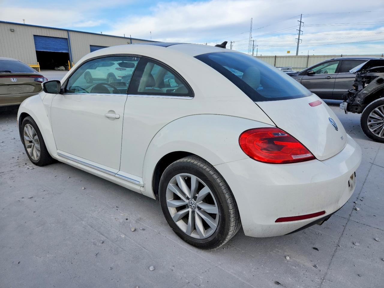 2013 VOLKSWAGEN Beetle