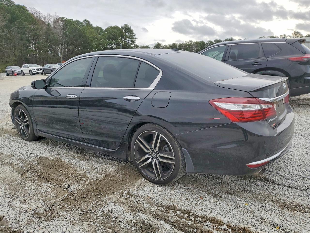 2017 HONDA ACCORD