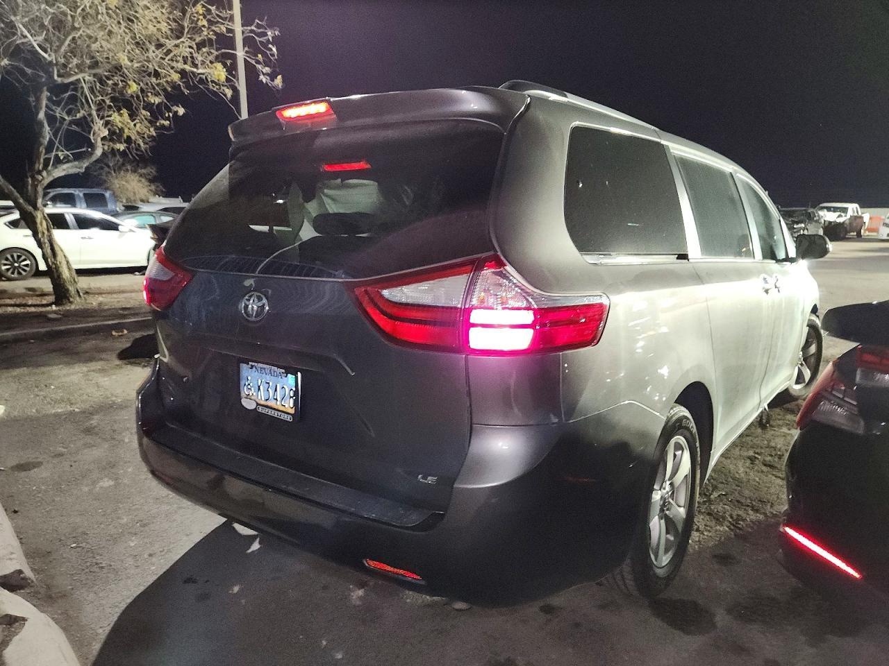 2018 TOYOTA SIENNA