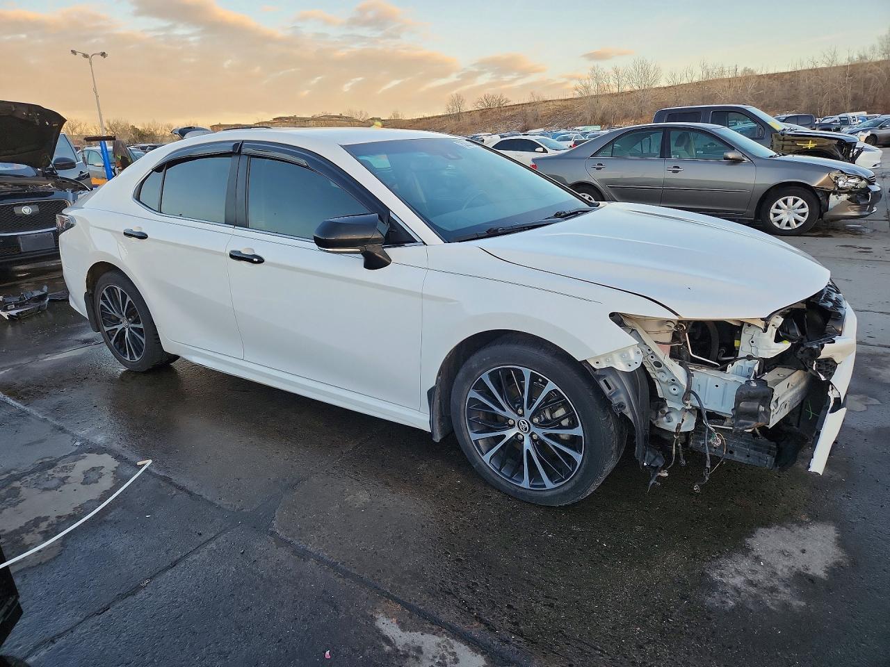 2018 TOYOTA CAMRY