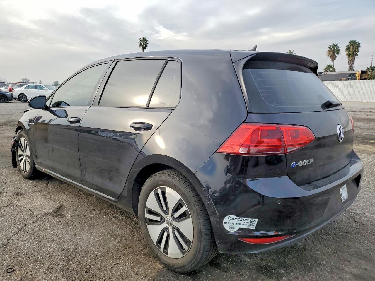 2016 VOLKSWAGEN e-Golf