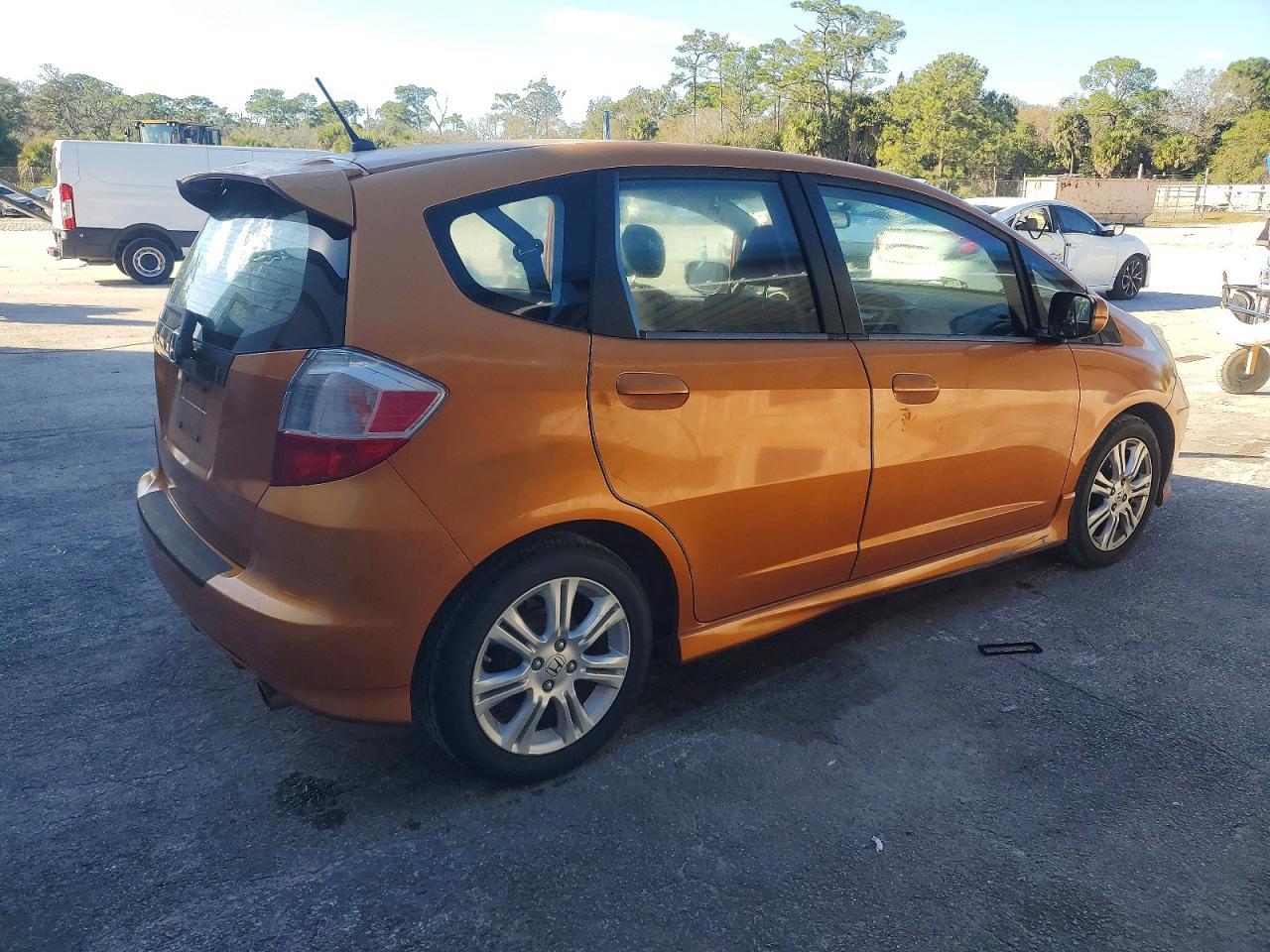 2010 HONDA FIT