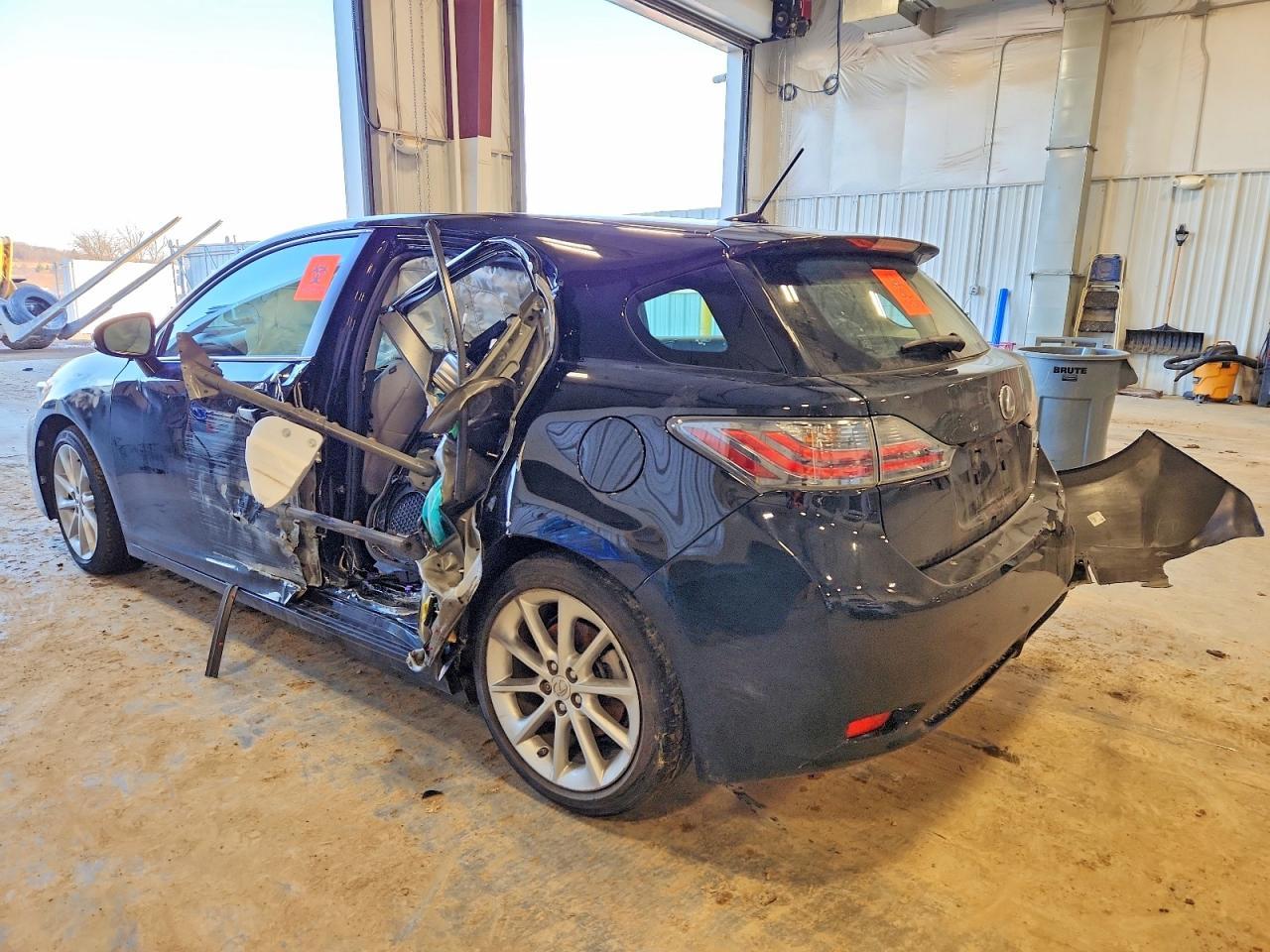 2011 LEXUS CT 200