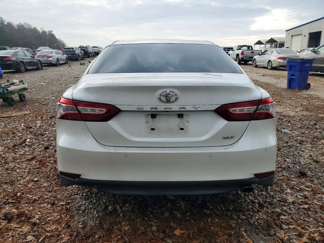 2018 TOYOTA CAMRY
