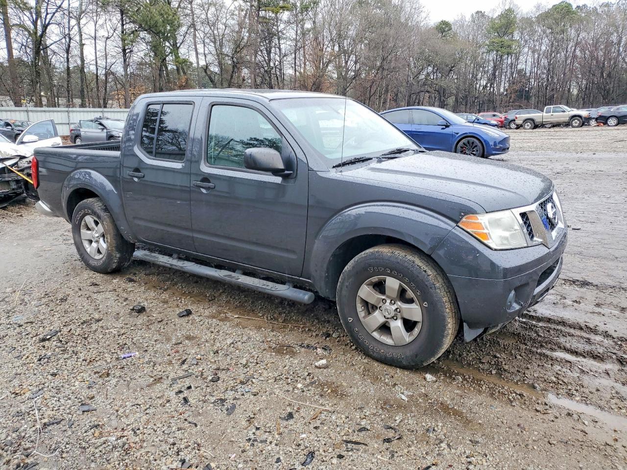 2012 NISSAN Frontier