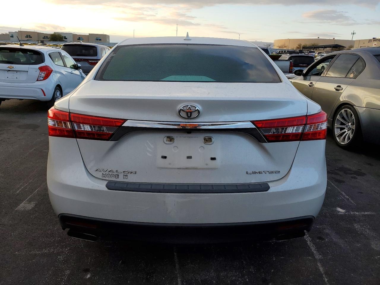 2013 TOYOTA Avalon
