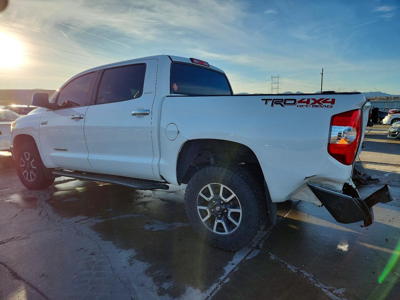 2017 TOYOTA TUNDRA